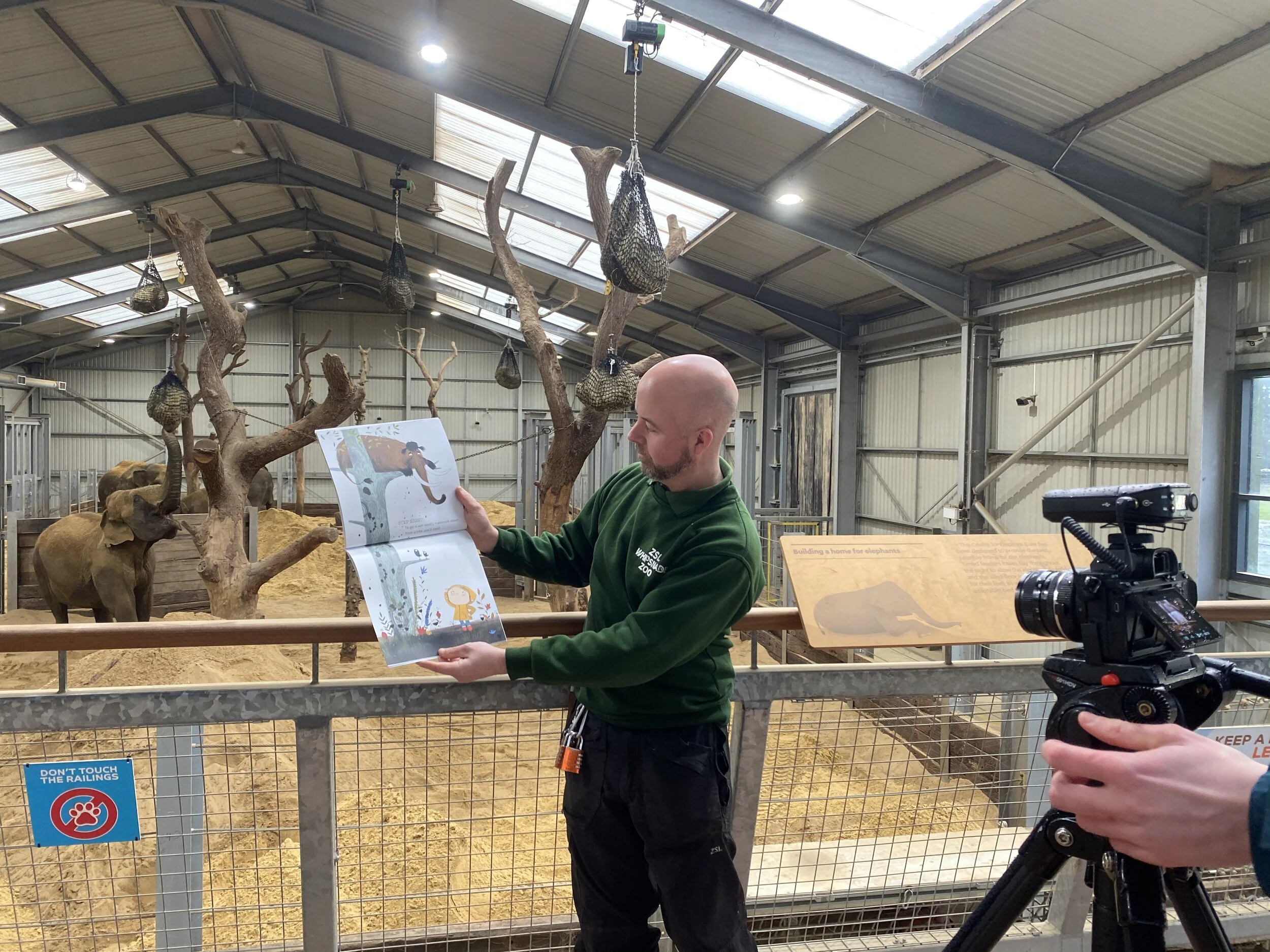 iVisit... ZSL London and Whipsnade Zoos extend popular virtual bedtime story events in partnership with Simon &amp; Schuster Children’s Books