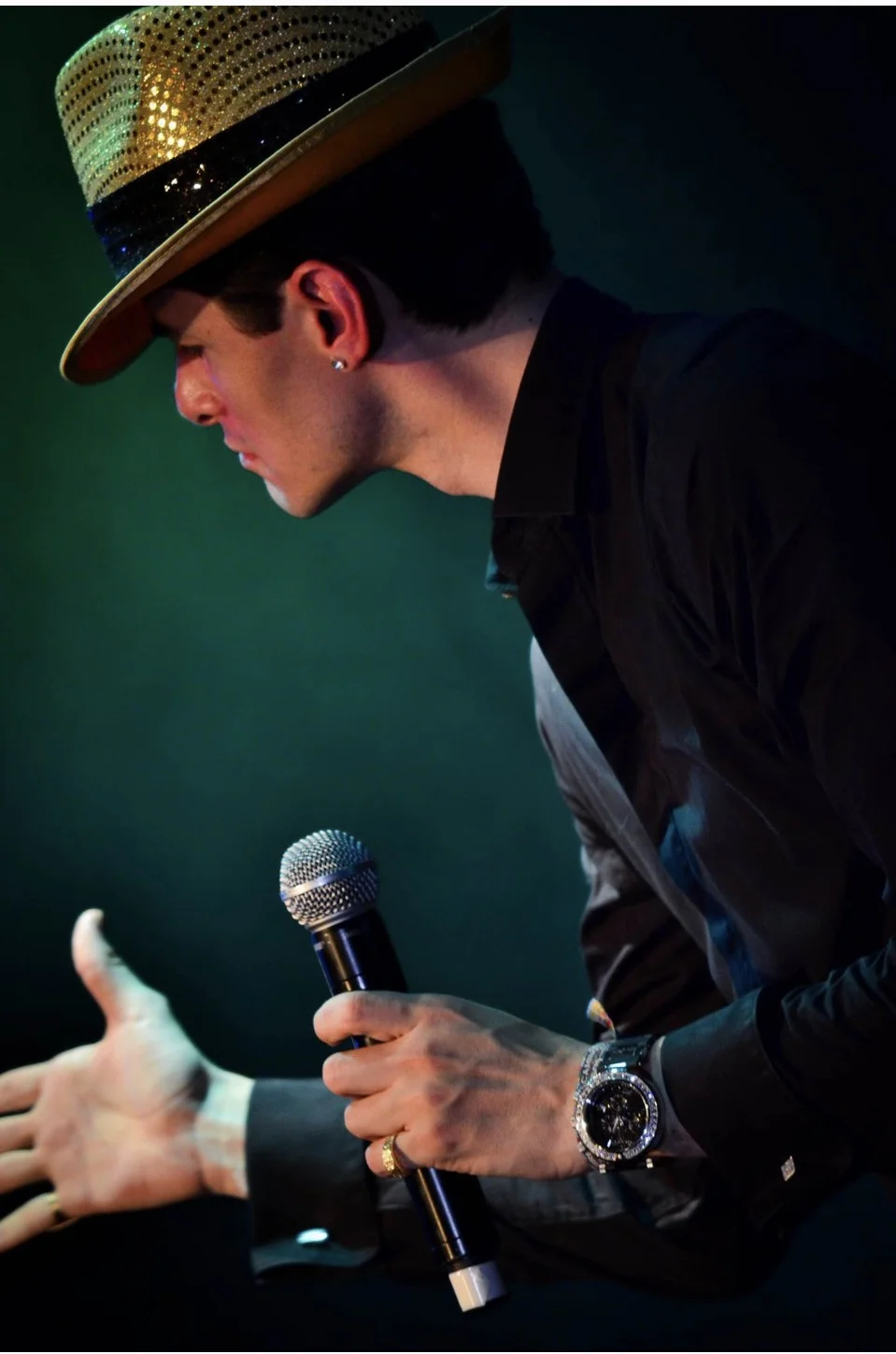 PAYÉS presenta con éxito "DIME QUE SI"