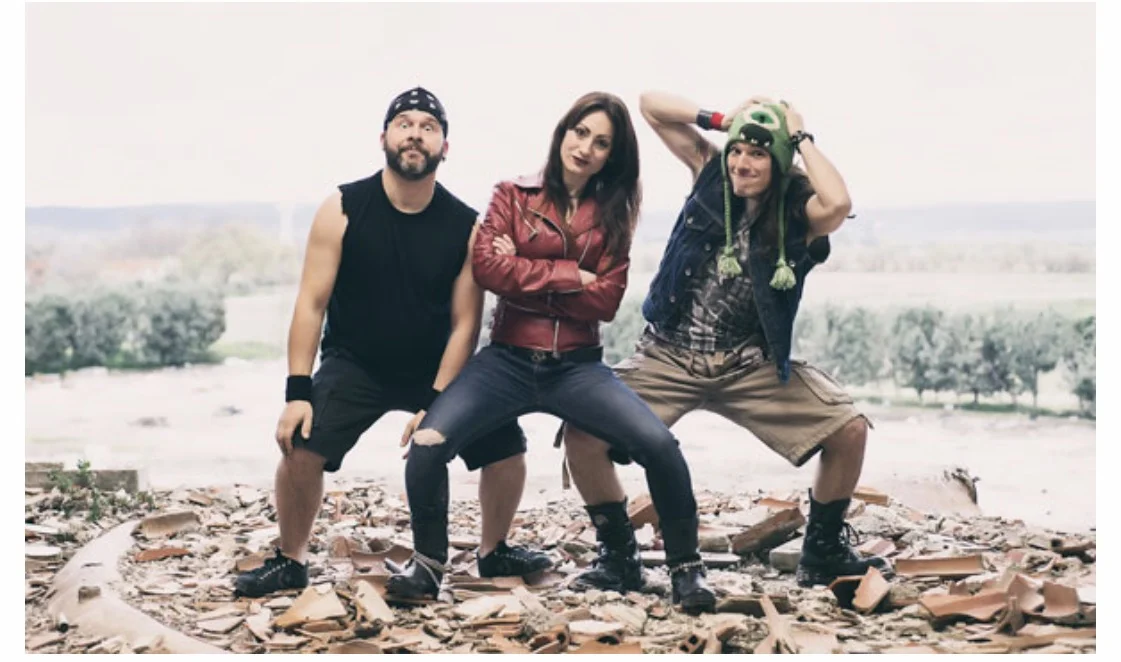 LA BANDA ALÍEN ROCKIN EXPLOSIÓN ESTRENA PRODUCCIÓN.