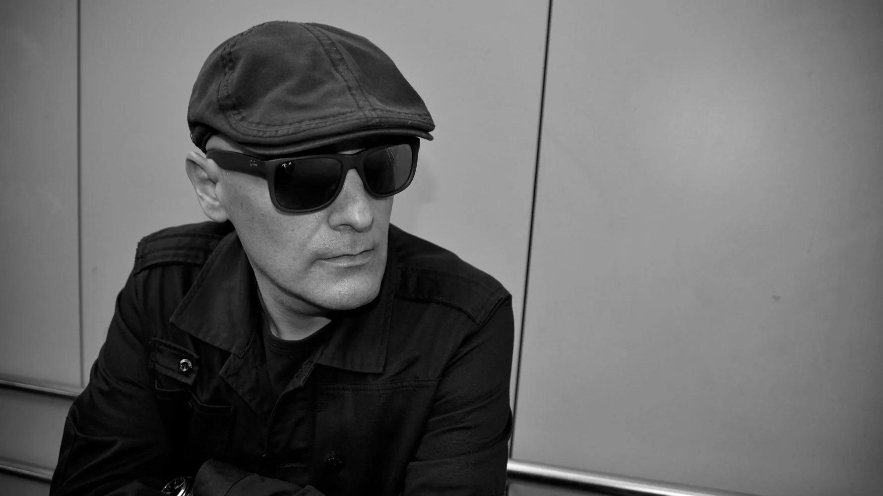 JAVIER SOLO PRESENTA JUNTO A REBECA JIMENEZ SU SENCILLO "DISTURBIOS EN EL CORAZÓN".