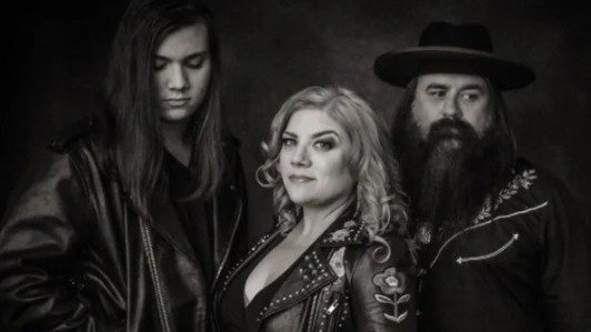 El trío de rock estadounidense Female President lanza  "Elegy For My Father"