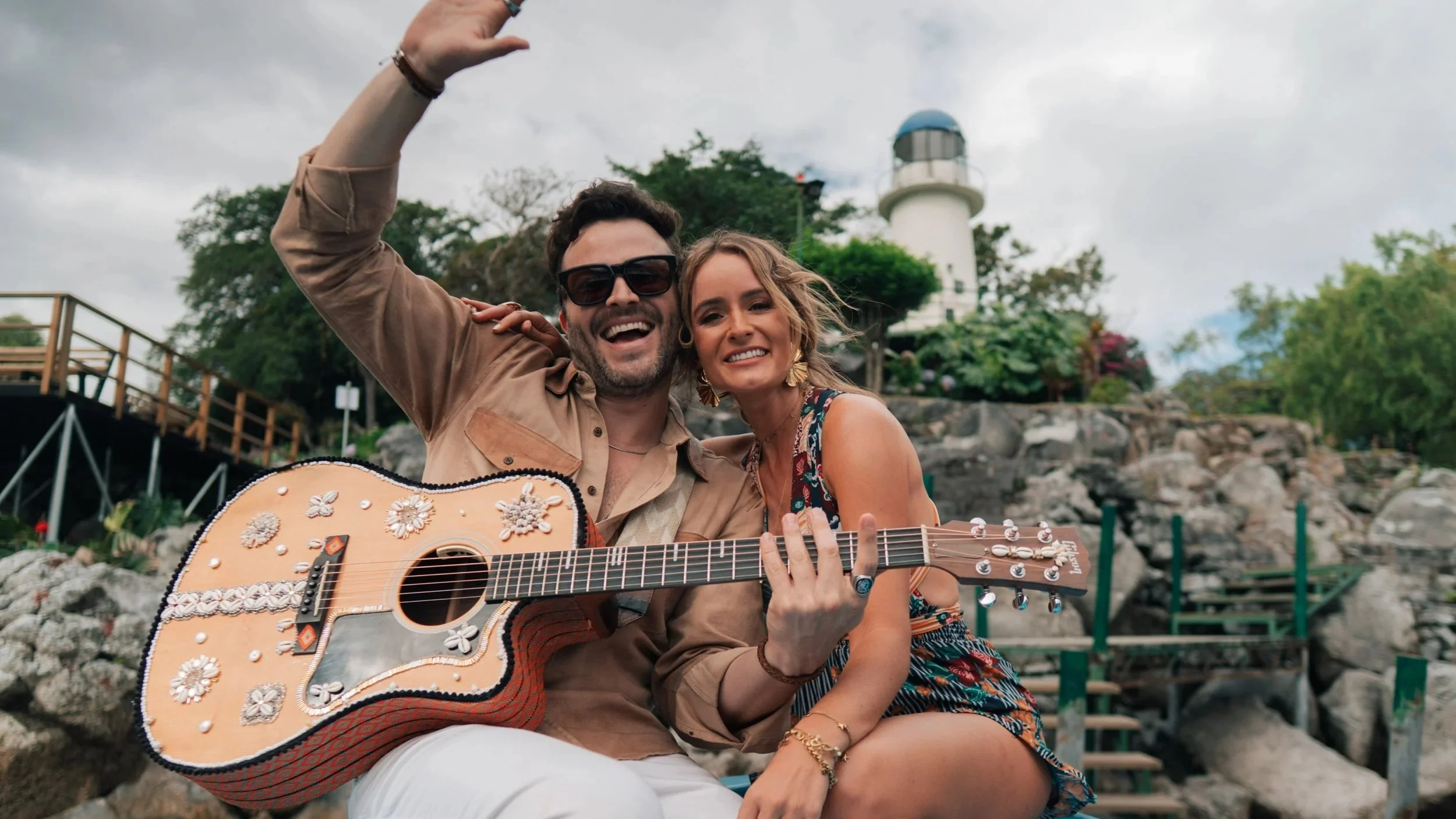  ZELAYA Y GUSI LANZAN EN EL TEMA “NO ME LLORES”.