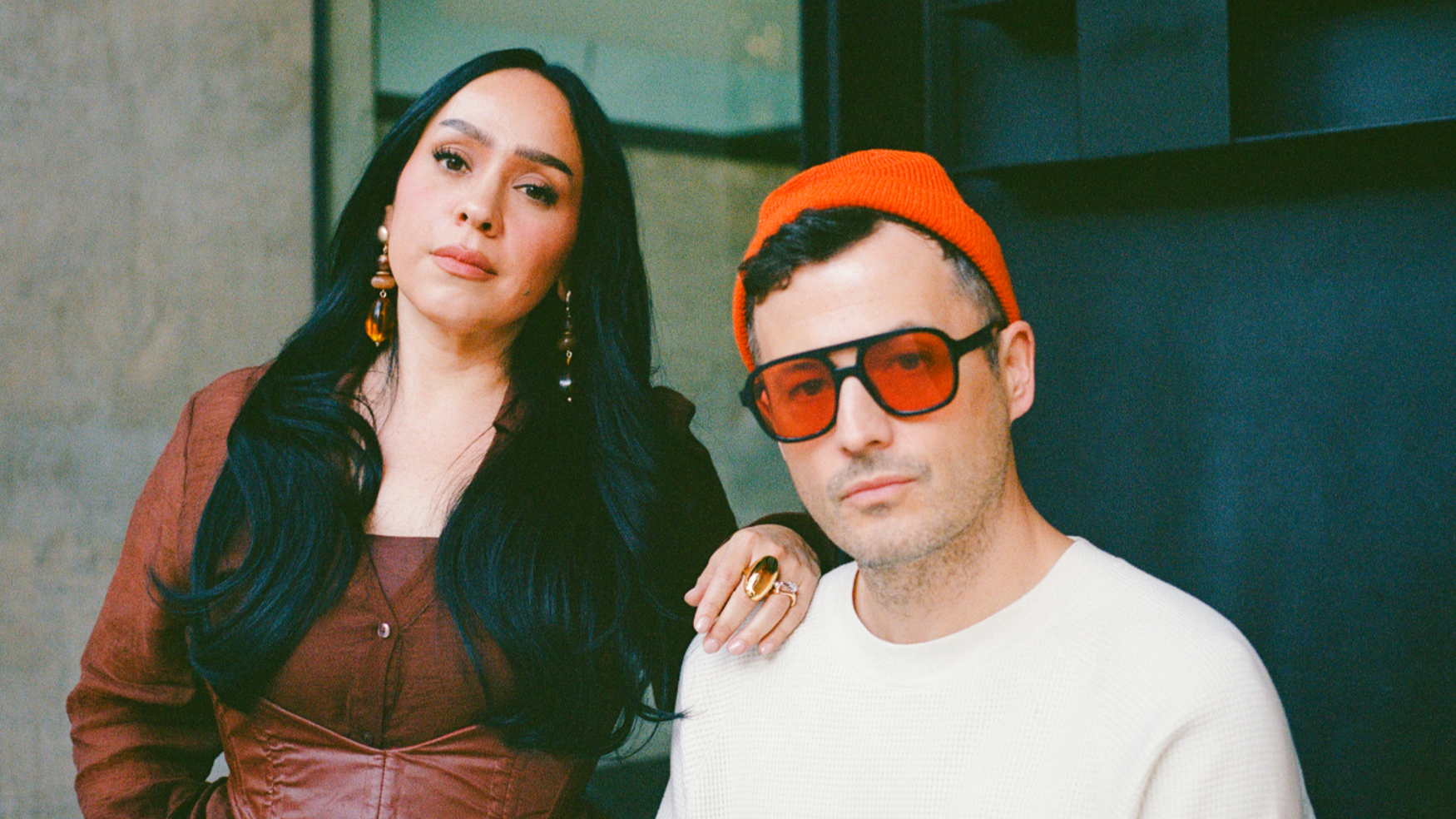 SYML CELEBRA EL 10º ANIVERSARIO DE "DÓNDE ESTÁ MI AMOR" AL LADO DE CARLA MORRISON