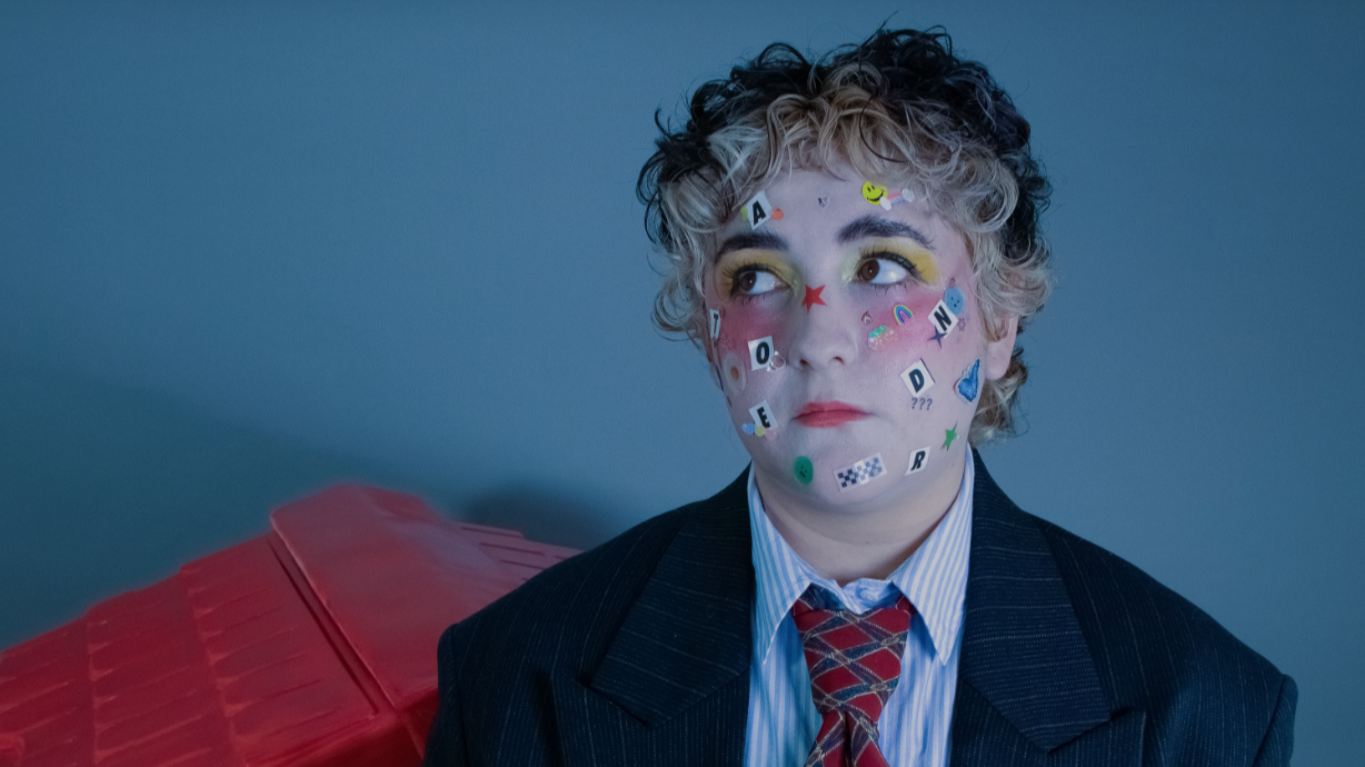 "MIRAR ADENTRO": UN VIAJE ÍNTIMO HACIA LA RECONCILIACIÓN PERSONAL 