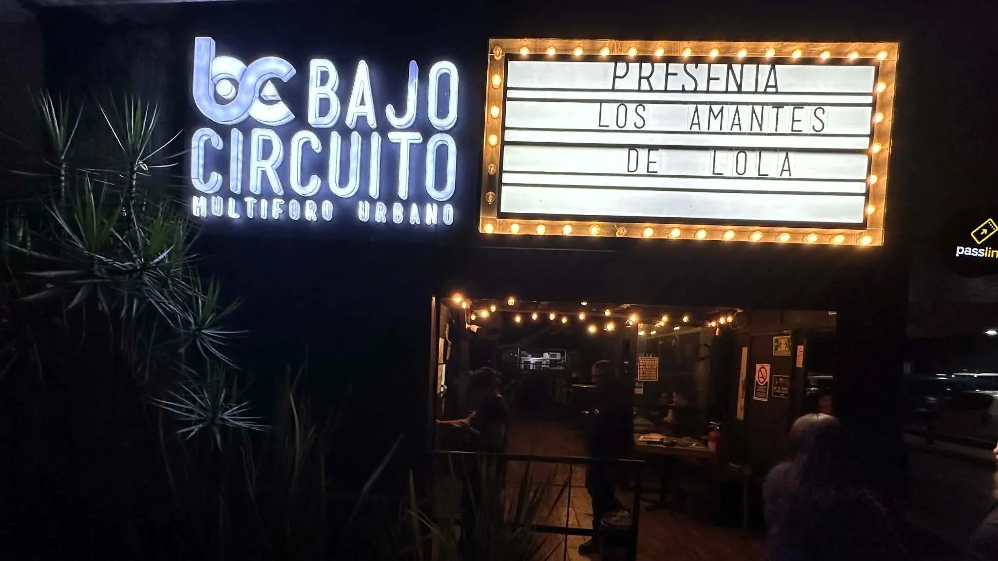 LA MÚSICA DE LOS 80 HACE VIBRAR EL BAJO CIRCUITO EN LA CIUDAD DE MÉXICO.