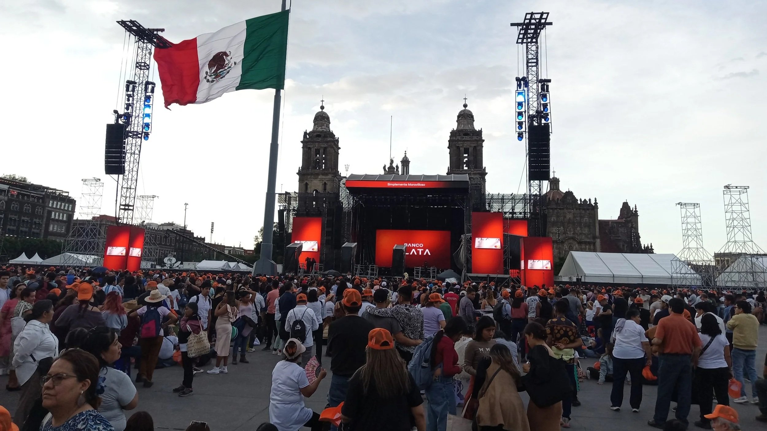 LA ÓPERA SE DIO CITA EN EL ZÓCALO DE LA CIUDAD DE MÉXICO.