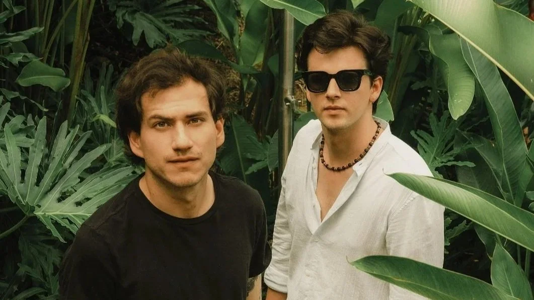 EL DÚO DE POP LATINO COLOMBIANO CORANA PRESENTA 'LOS DETALLES'.