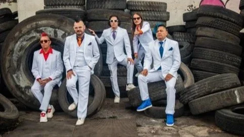 GIRA CHILANGO SKA POR EE. UU. 2026 LOS ESTRAMBÓTICOS Y SALÓN VICTORIA