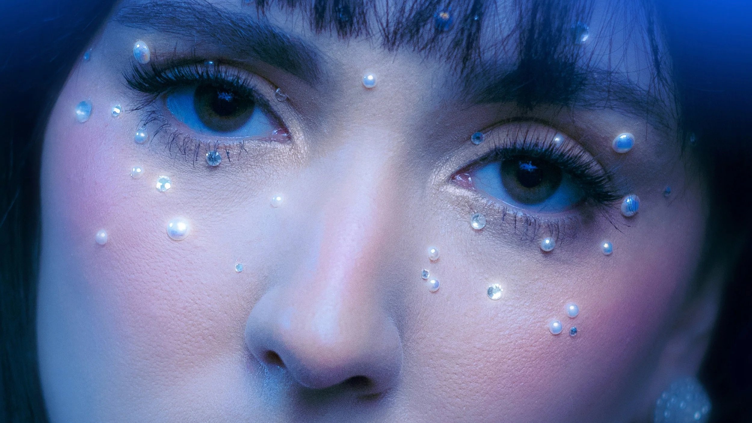 EMILIA BORLONE ESTRENA SU ÁLBUM "LA JOYA"