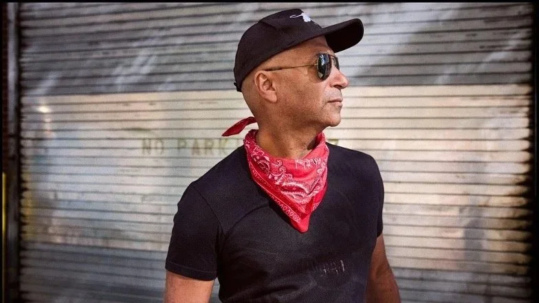 TOM MORELLO LANZA HOY SU NUEVO ÁLBUM 'EVERYONE GETS EVERYTHING THEY WANT'