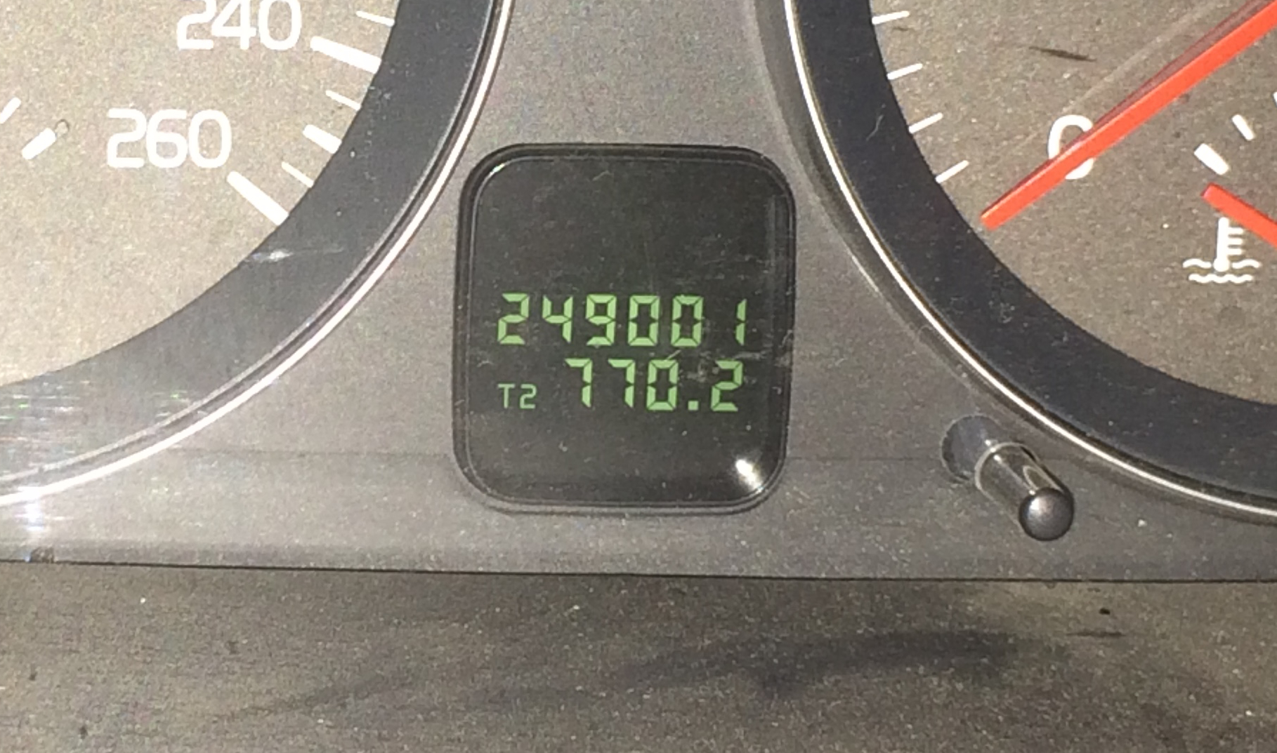 Volvo odometer-1418.JPG