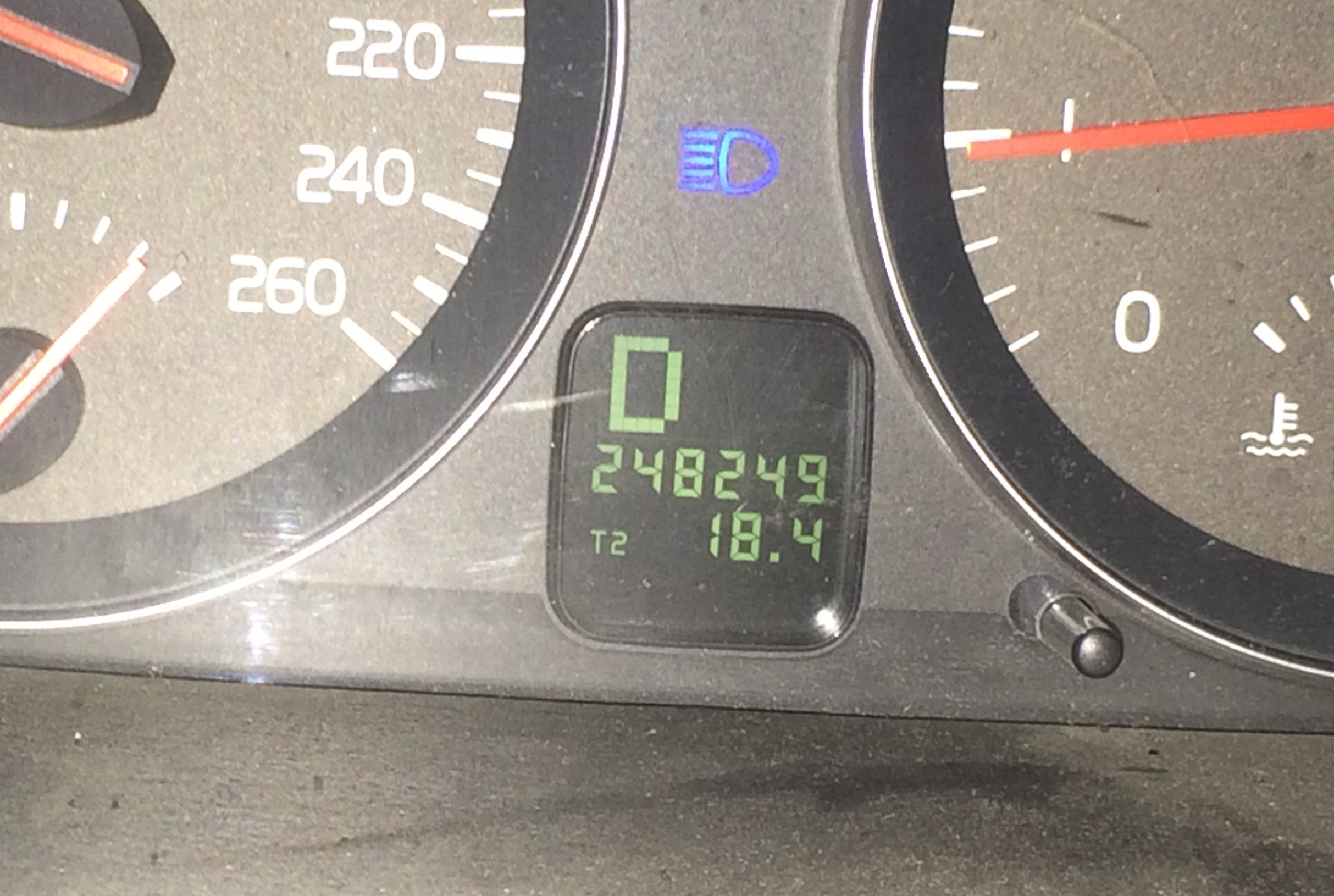 Volvo odometer-1413.JPG