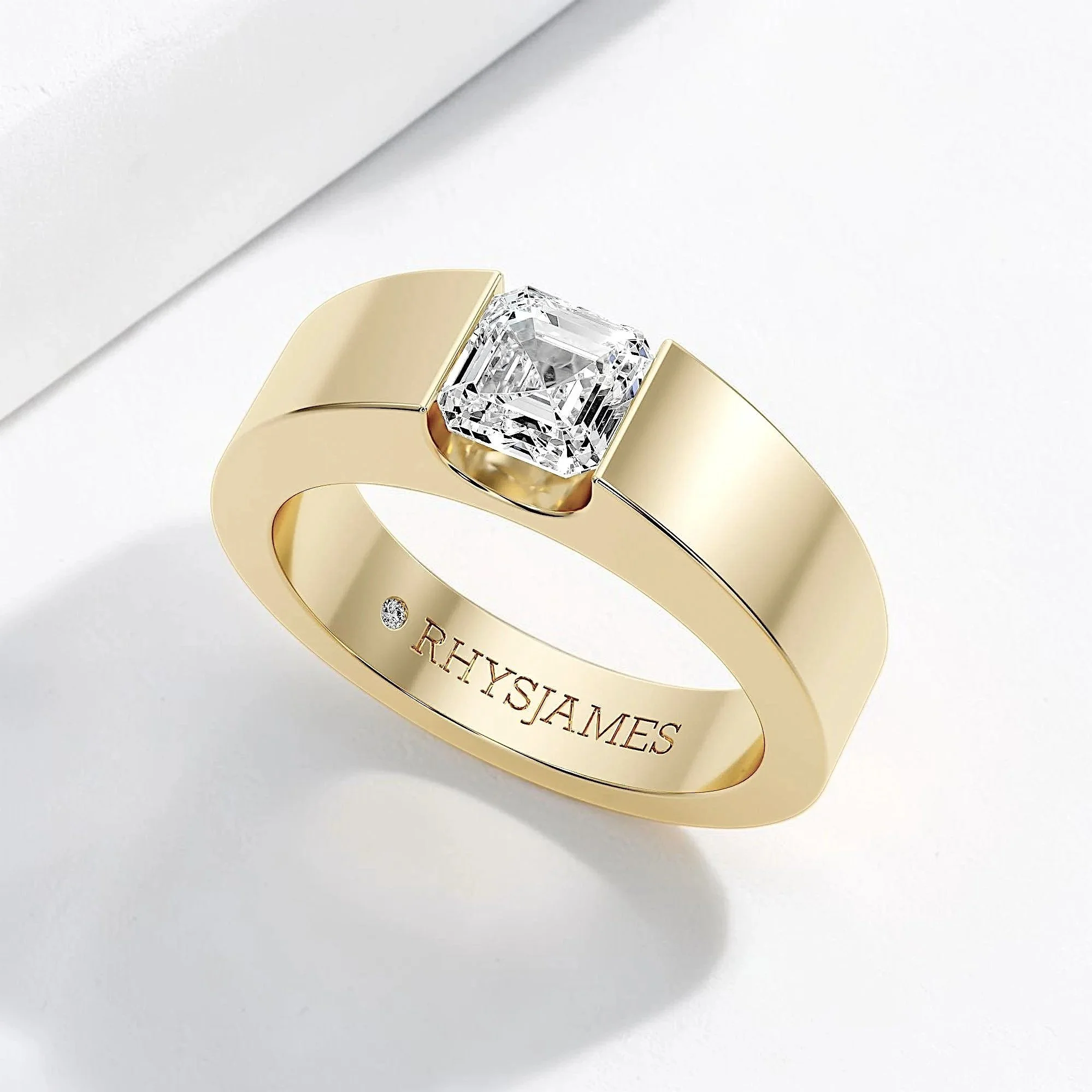 Supernova S Diamond Ring in Yellow Gold