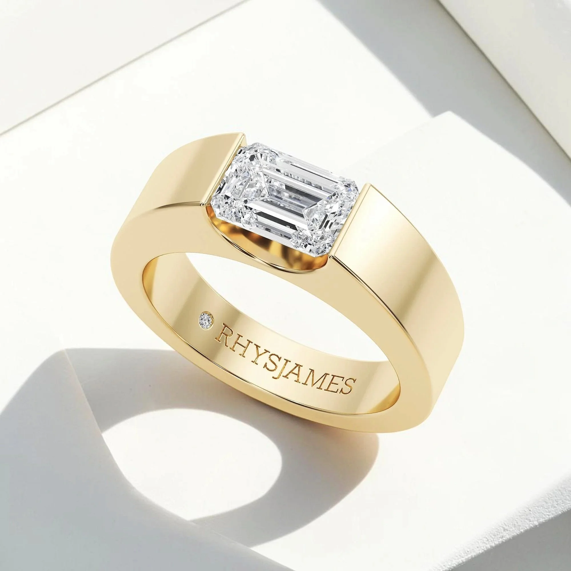 Supernova SE Diamond Ring in Yellow Gold
