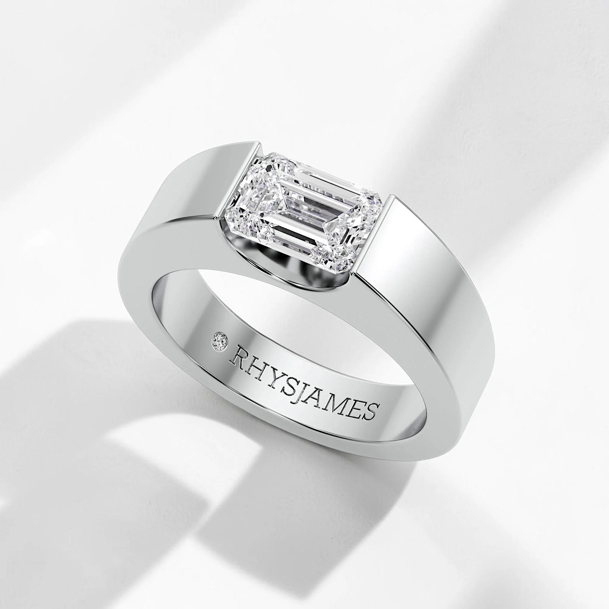 Supernova SE diamond ring in platinum in side view