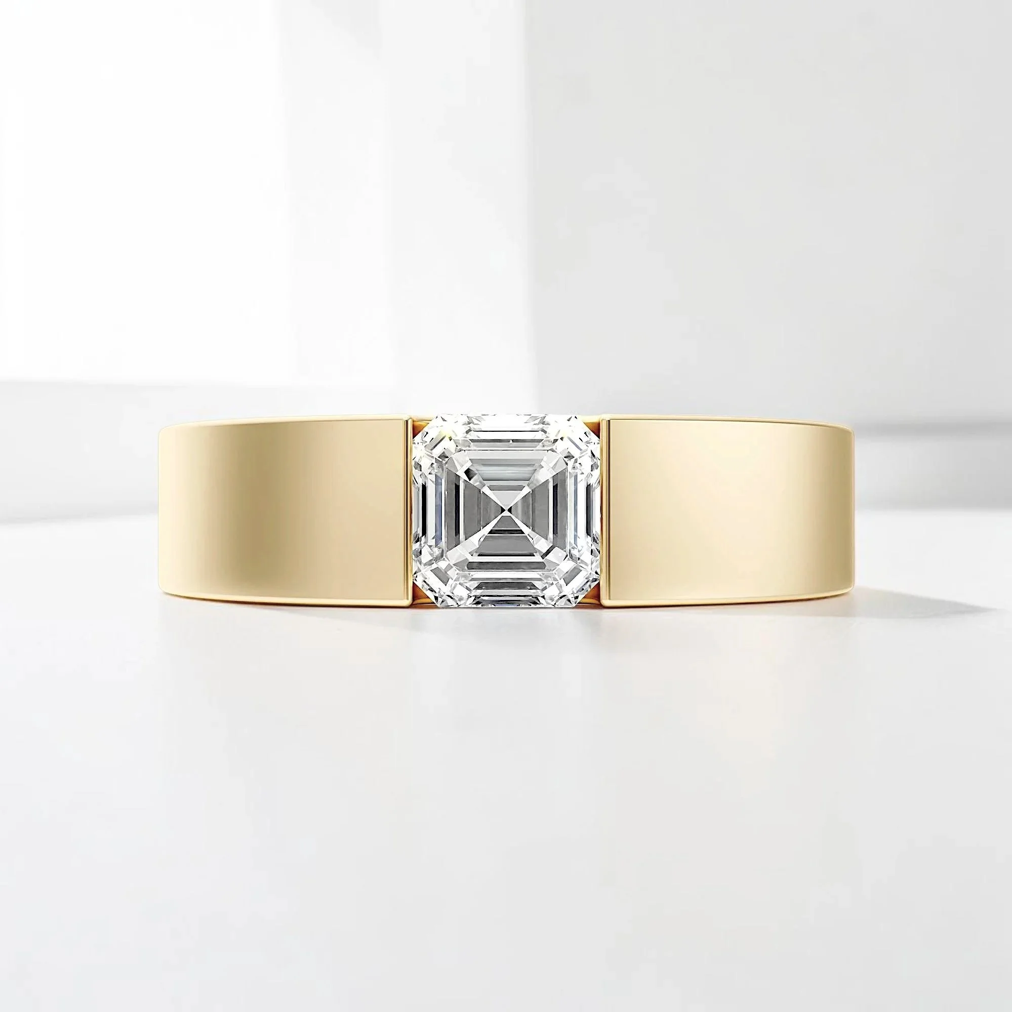 Side profile of Supernova S diamond ring in yellow gold