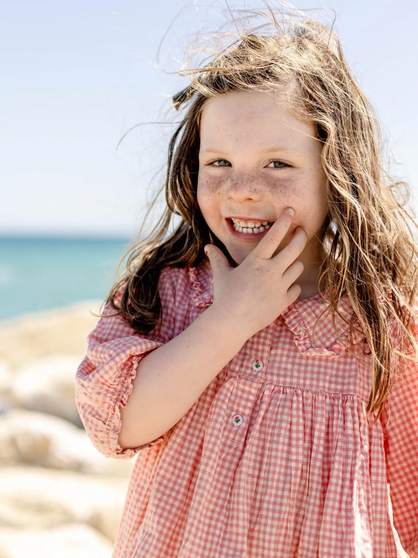 Sun, sea and little souls being completely themselves 🌊

I always take my time during these sessions. no pressure, no posing. Just space for kids to feel safe, to play, to explore. 

That&rsquo;s when the real moments unfold&hellip; and those are th