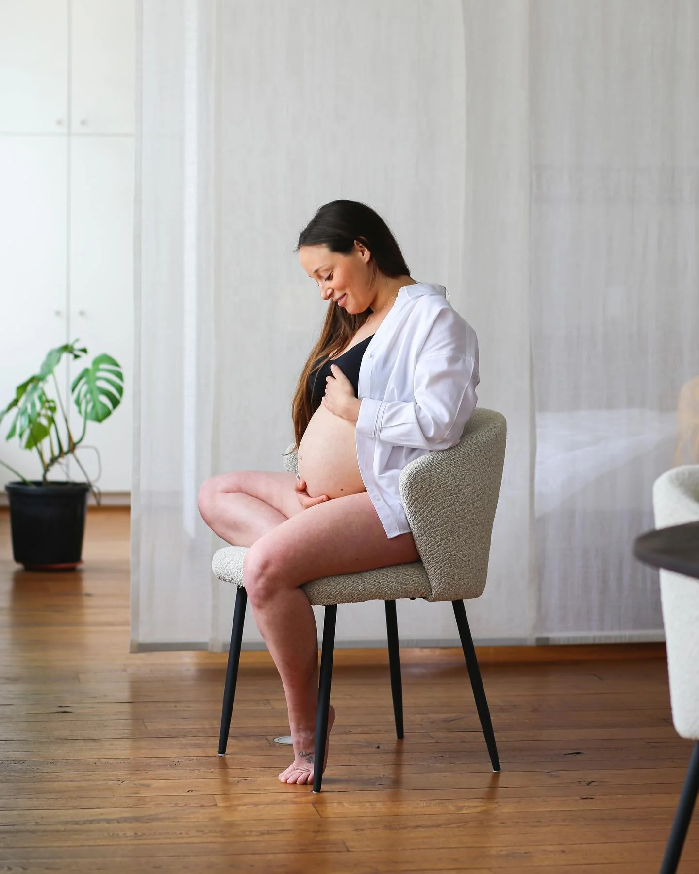 Documenting the precious moments before a new life begins 🩵

#pregnancy #pregancyshoot #photography #momtobe #motherhood