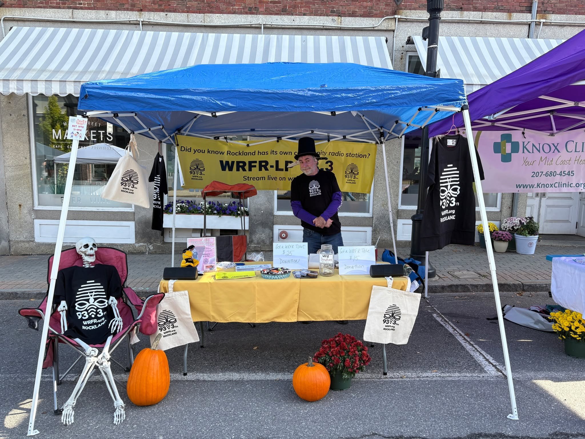 Come on down to the #rocklandmaine Sunday Stroll! It&rsquo;s a beautiful fall day and WE HAVE MERCH! There&rsquo;s also free hot dogs, a beer garden, live music, crafts, baked goods, art, soaps and so much more. Support your local community radio sta