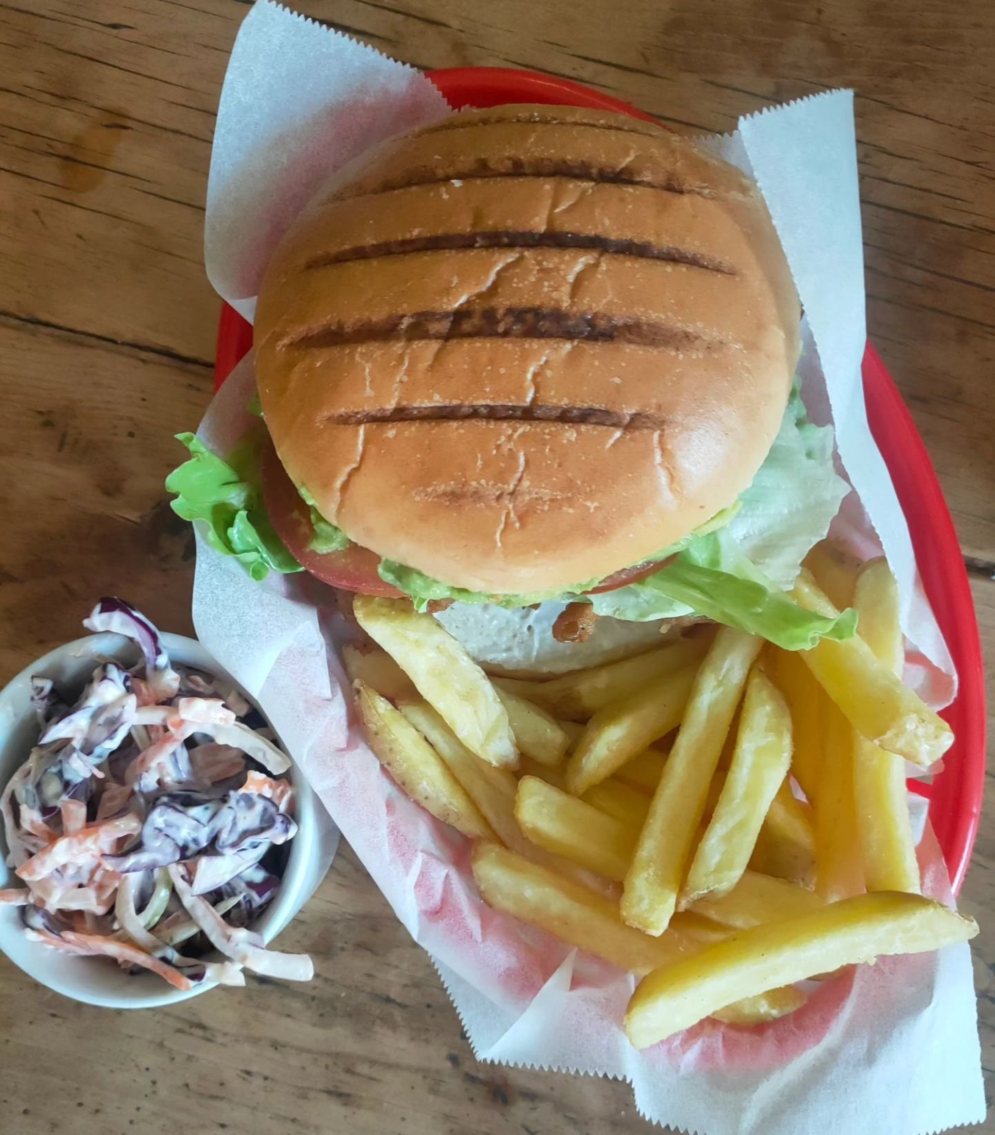 Burger night, burger night, burger night 🍔 

It's 2-for-1 Burgers every Monday night! 

Choose from chuck beef steak, Southern fried chicken or a vegan chickpea, bean and mushroom patty, served in a brioche bun with fries and slaw 🤤

What a start t