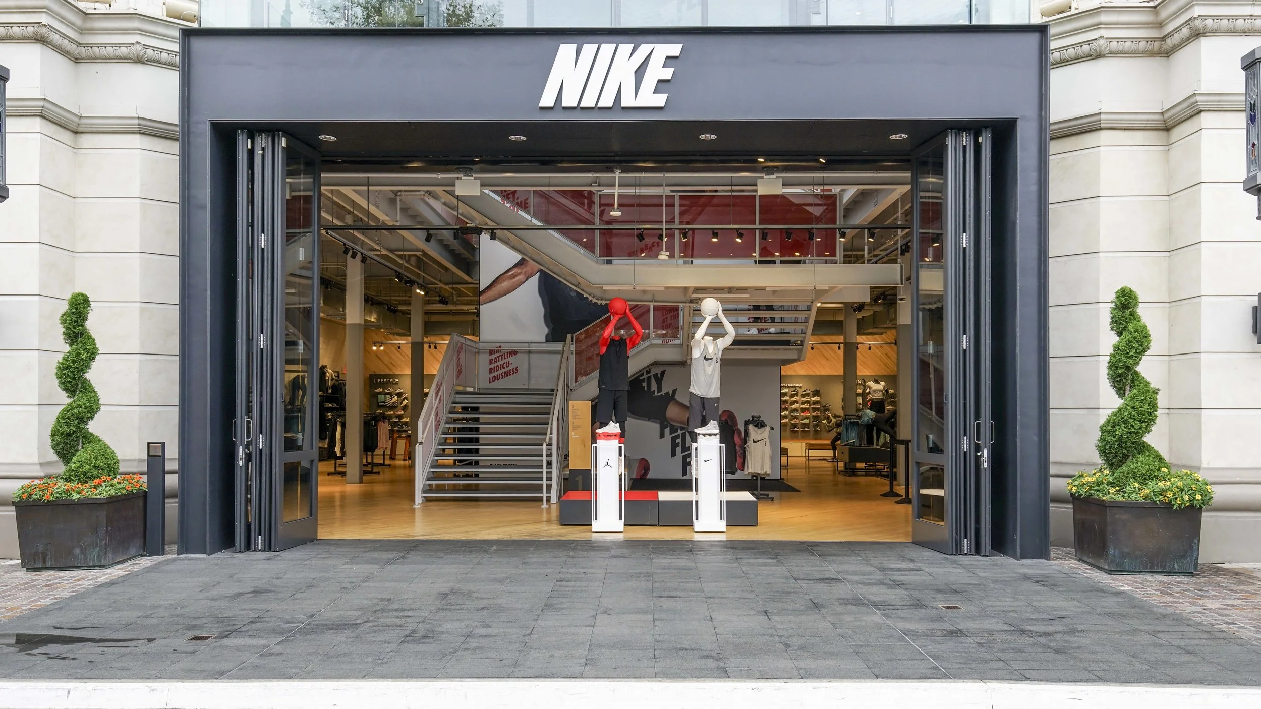 REACT The  Grove low res_15.JPG