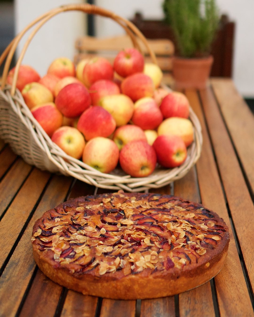 phoenix-cafe-homemade-tart-apple-pecan