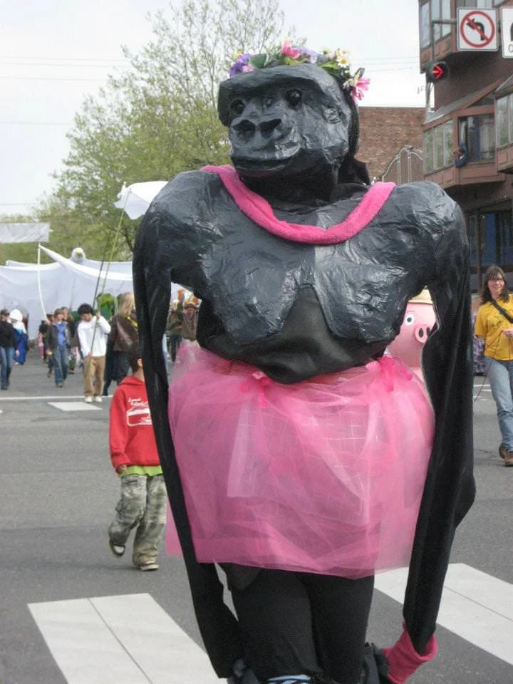 Christian Anne Smith, Procession of the Species, Ernestine and Giant Puppets 1.jpg