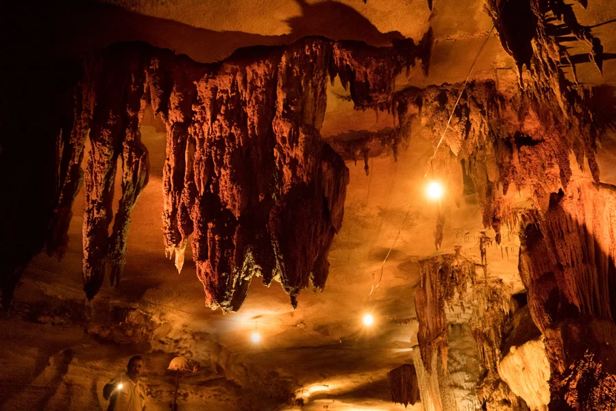 Fantastic Caverns, Springfield, MO The Fantastic Caverns is the only drive thru cavern system in the United States. We were immediately intrigued to see what it was like in this ancient underground stream, so we made another stop. We were lucky enough to get to sit in the front of the the tram in the back of one of the jeeps used for the tour. The tour was interesting enough with several stops at which rangers explained the details of the forms and history of the caverns. Near the end of the ride a short and very dated film was shown to further explain the earlier uses of the caverns. 
