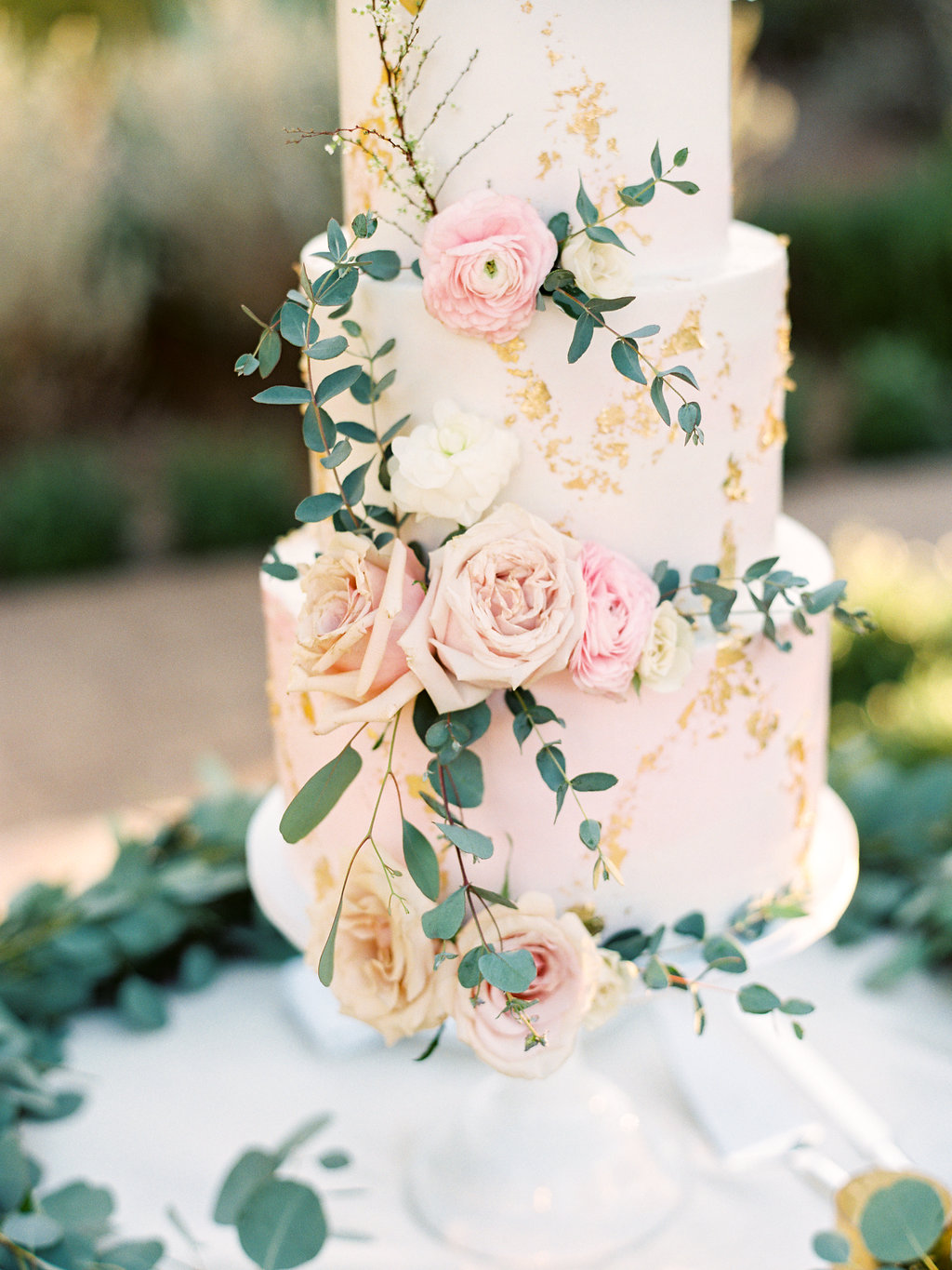 blush wedding cake.jpg
