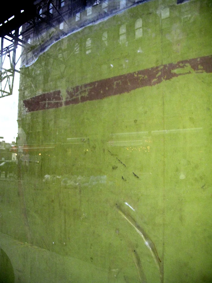 chartruese_window_72.jpg