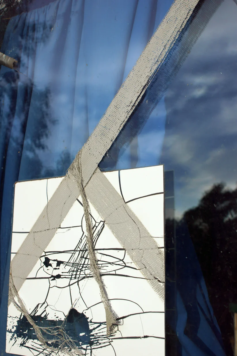 duc_tape_curtain72.jpg