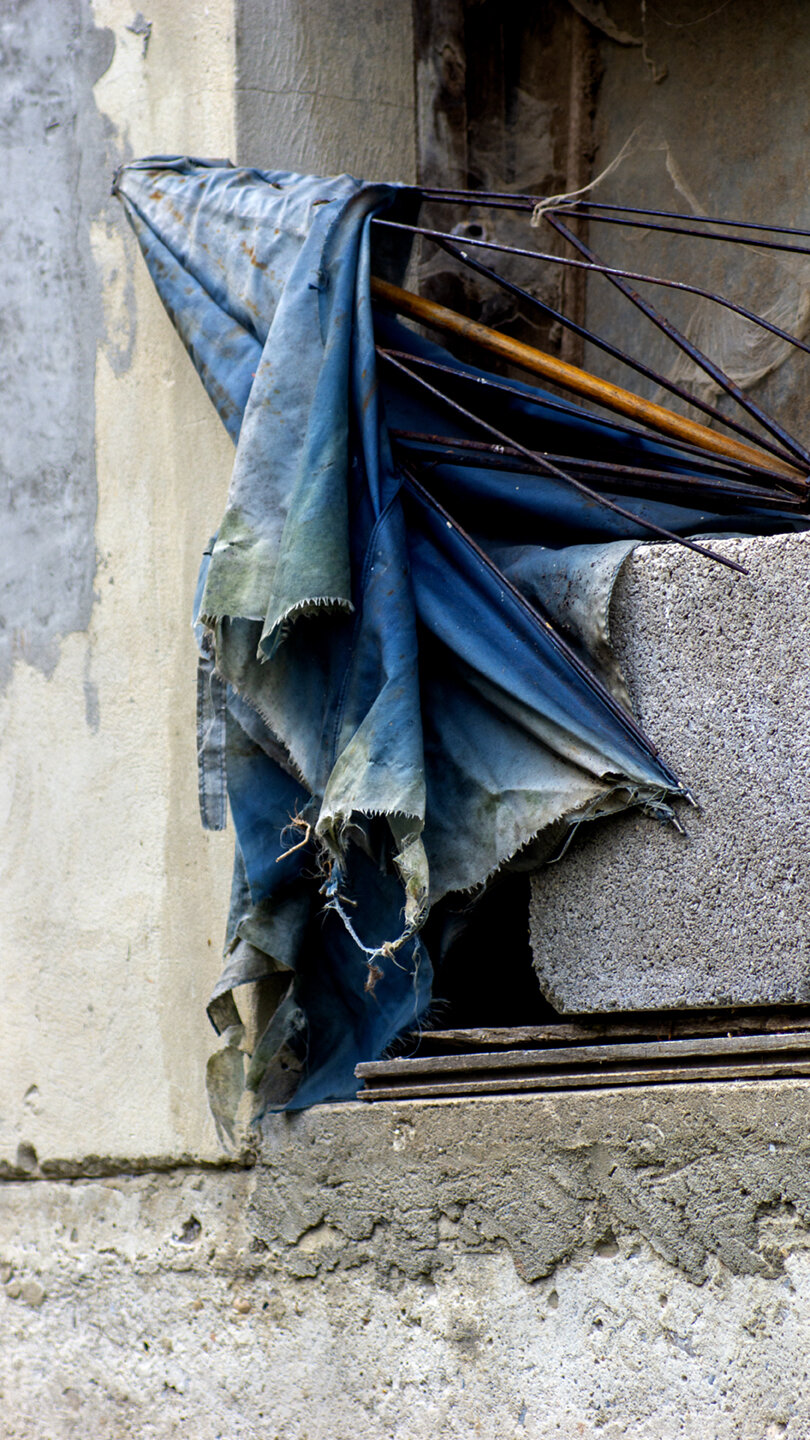 blue_umbrella72.jpg