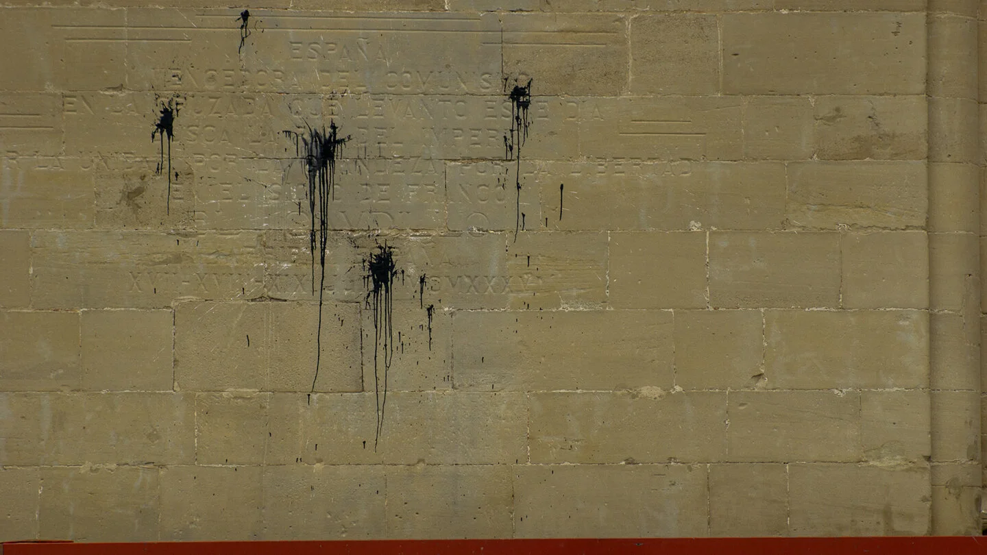 blk_paint_horizontal72.jpg