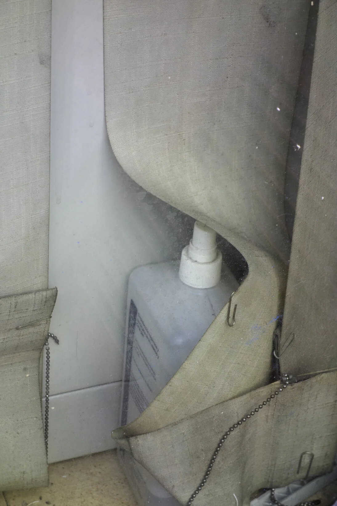 curtain_spray72.jpg