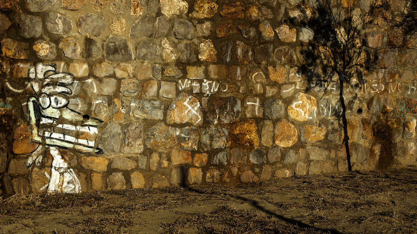 sombra_graffitti72.jpg
