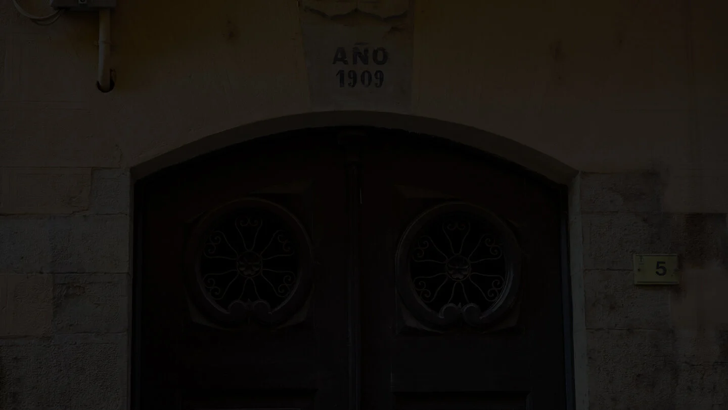 1909153E.jpg