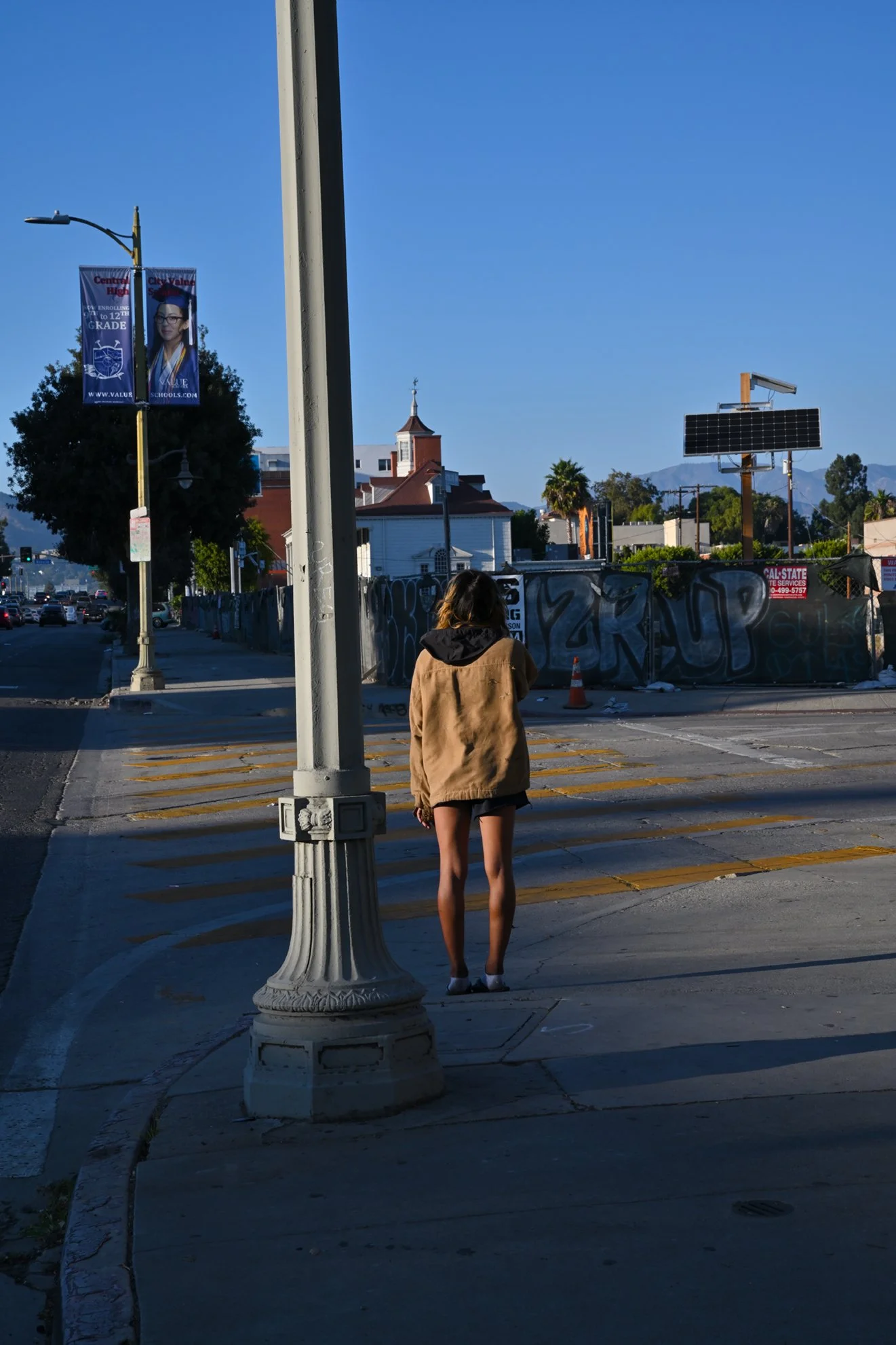 looking_away_175F72.jpg