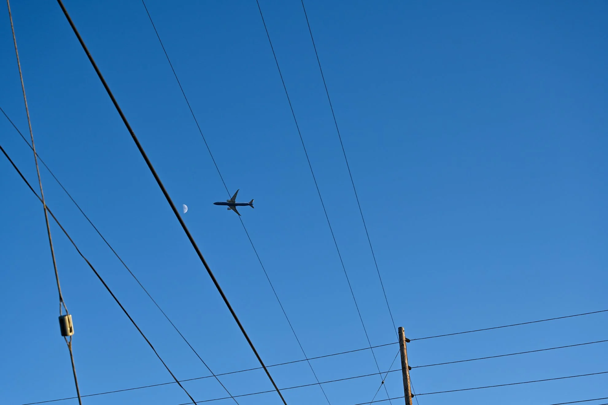 plane_moon_a_088F72.jpg