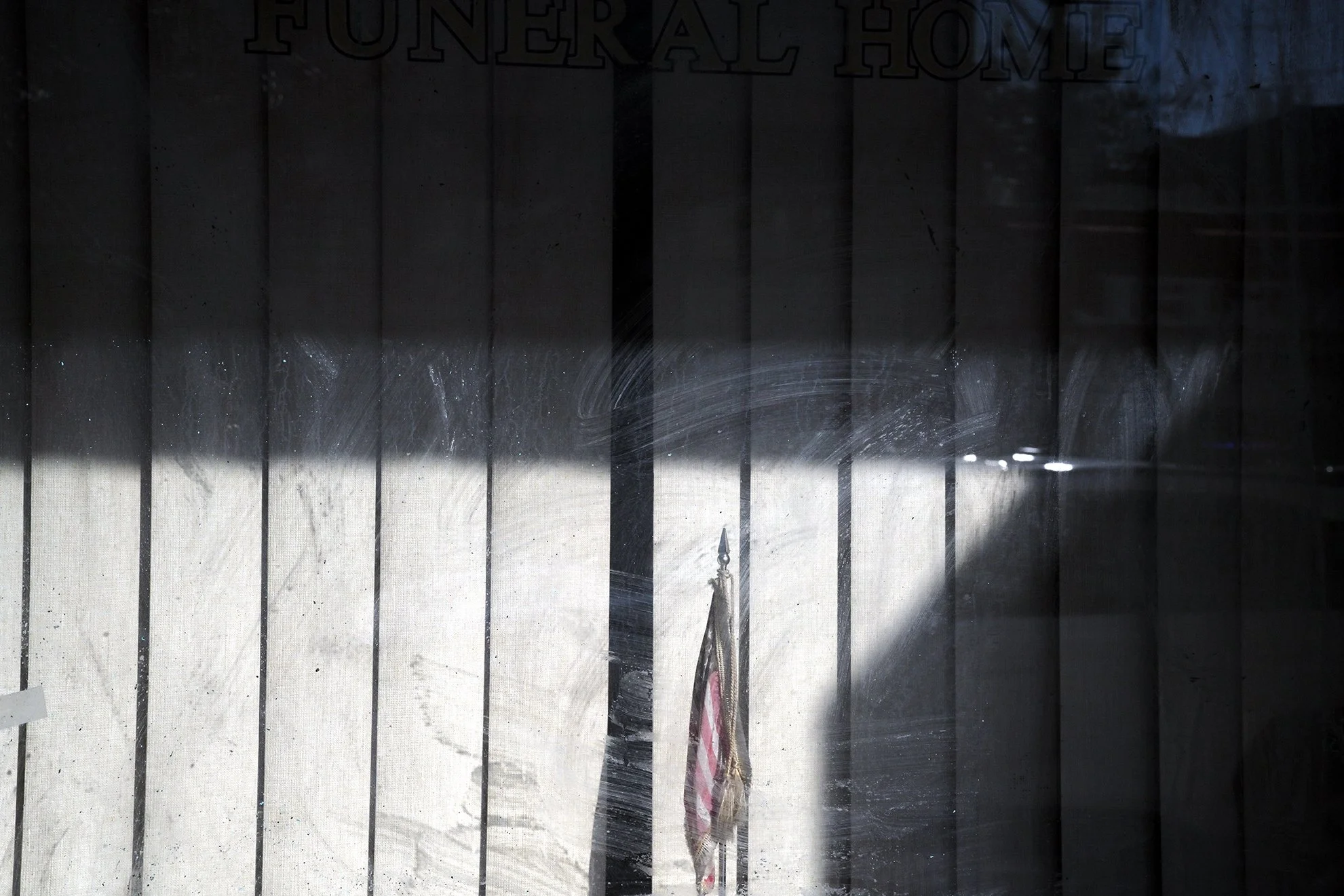 funeralHome_flag_1F72.jpg