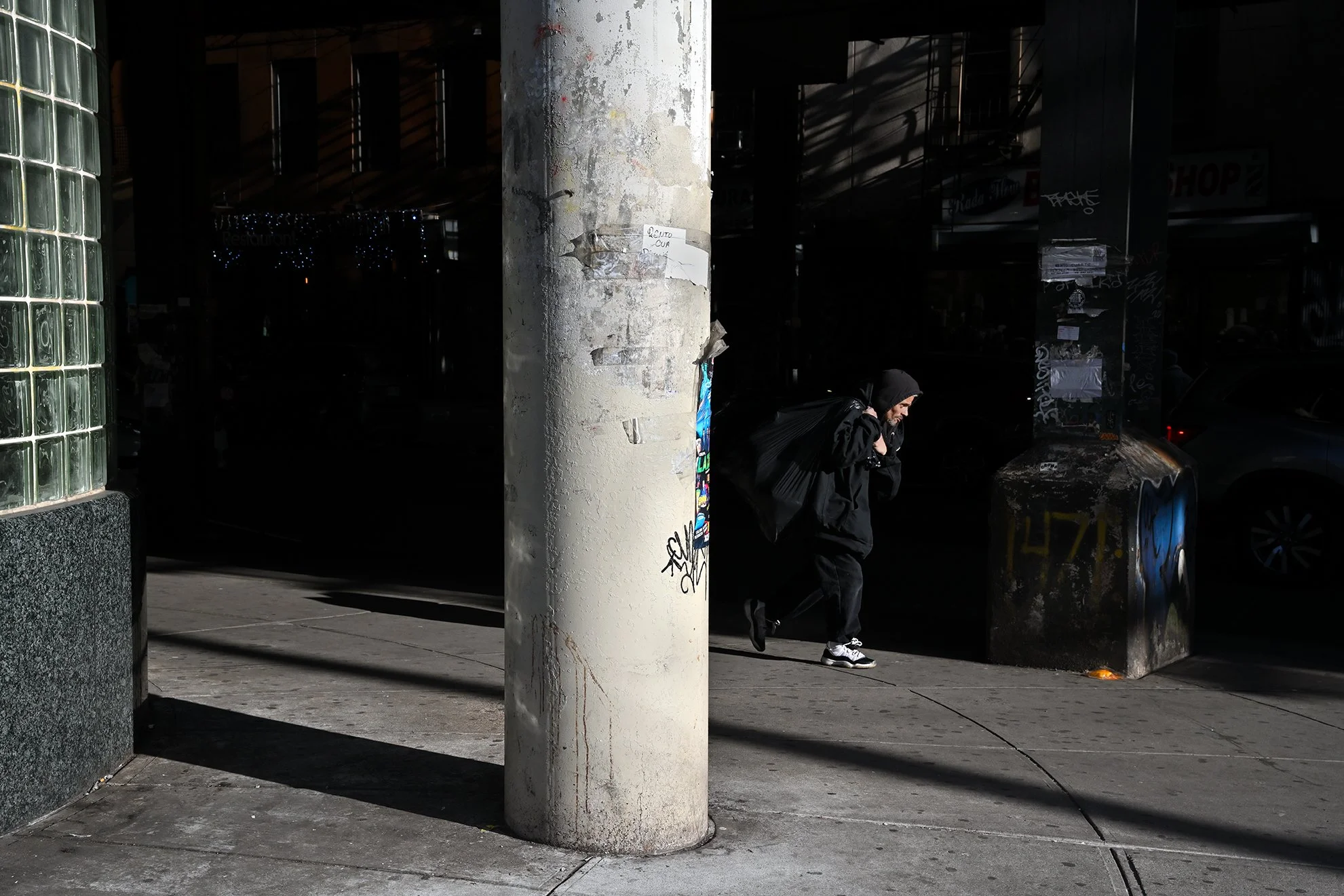 walking_forward_1F72.jpg