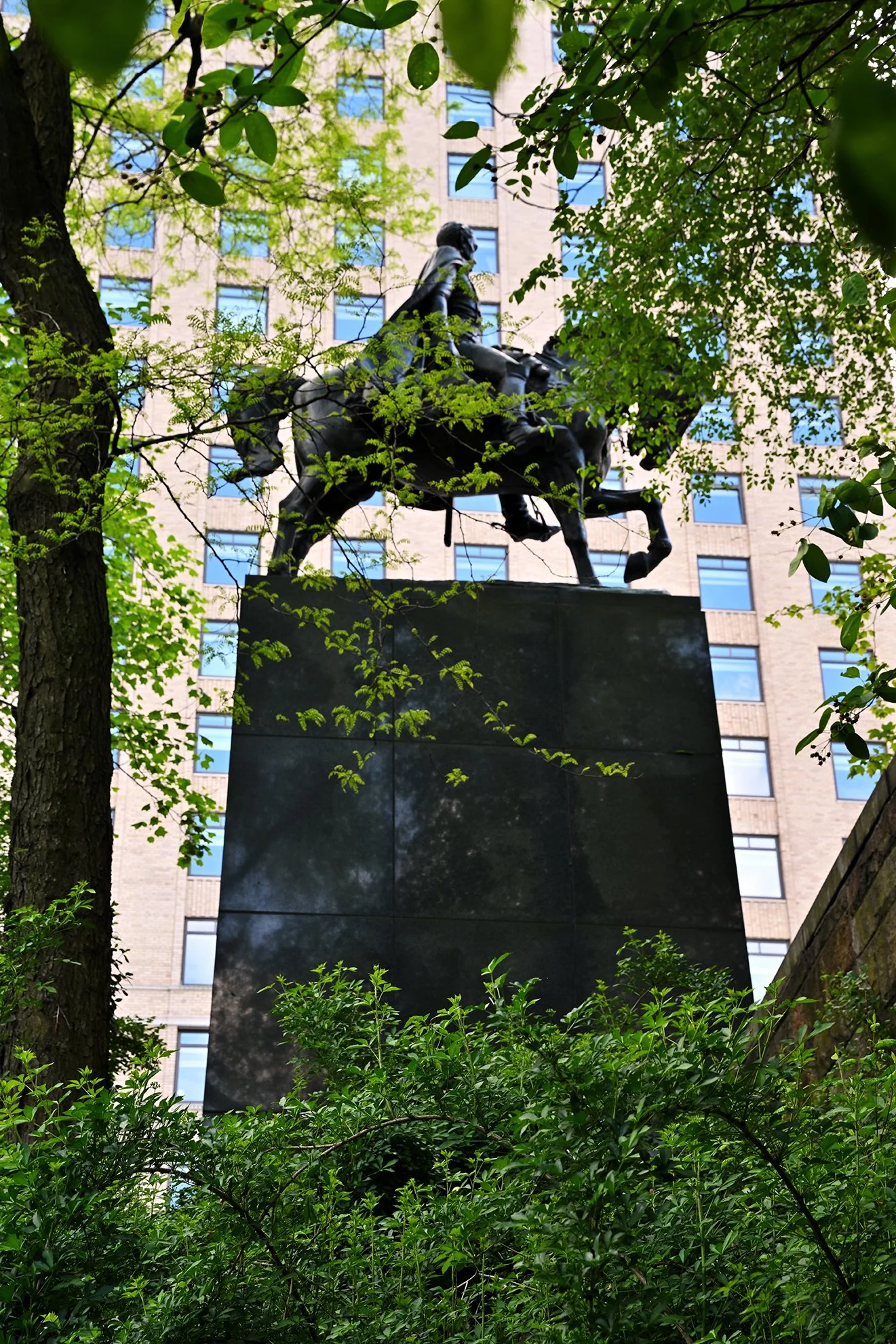 monument_thru_trees_1F72.jpg