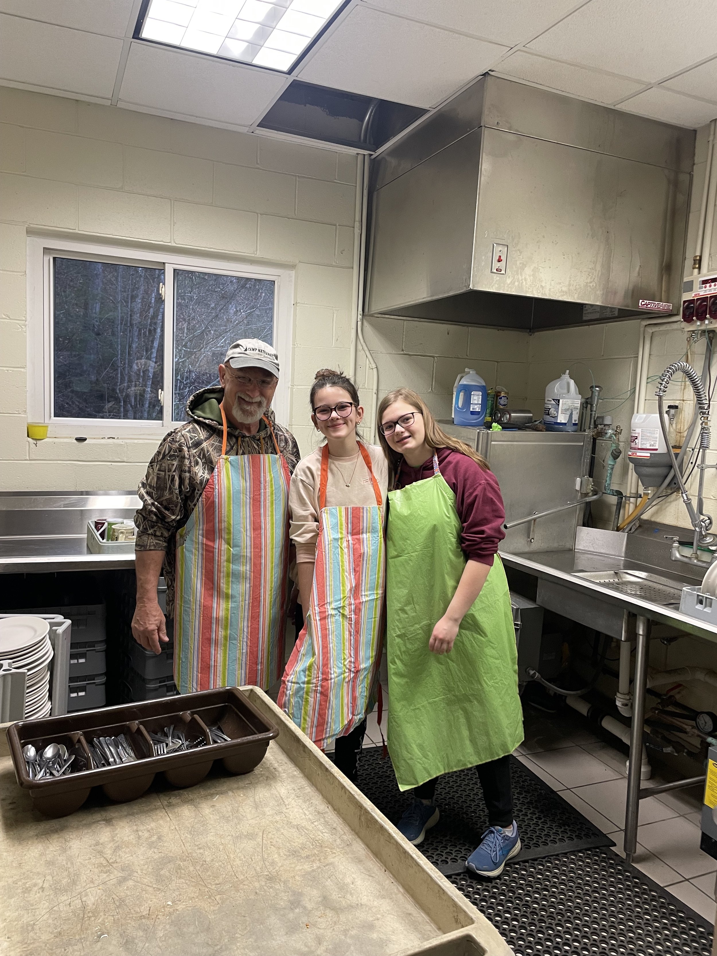 youth-group-serving-camp-nathaniel-smiling-kitchen.jpg