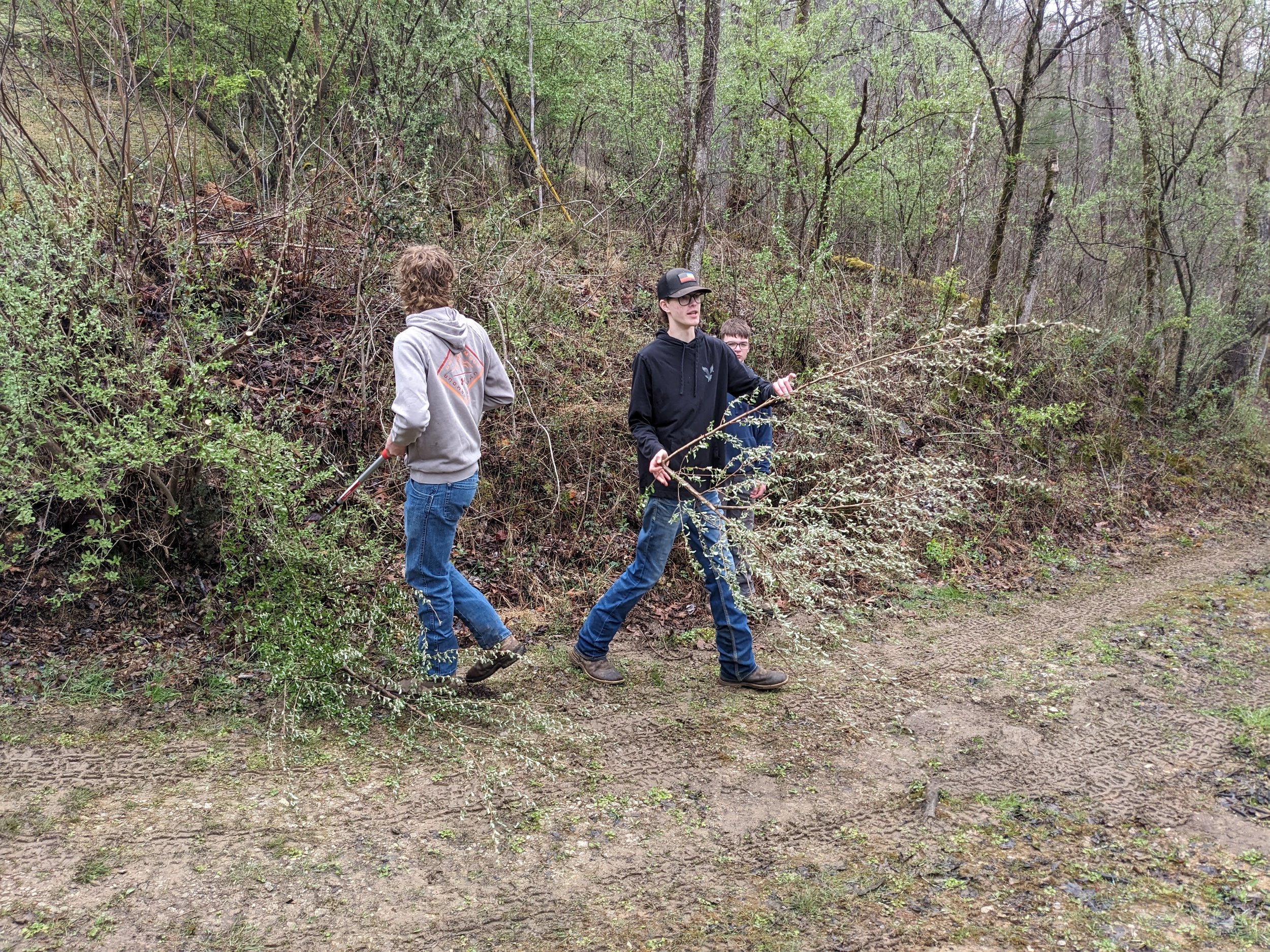 csbf-youth-group-trail-clearing-camp-nathanael.jpg