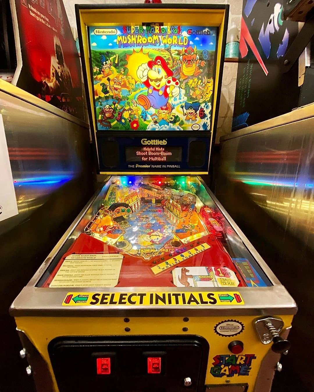 Have you seen the pics shared from @knapparcade at the cool @sunshinelaundromat (laundromat / bar arcade)! 🤩 This 1992 Gottlieb Super Mario Bros. Mushroom World 🍄 is a pinball machine you don&rsquo;t see very often! It was originally designed as a 