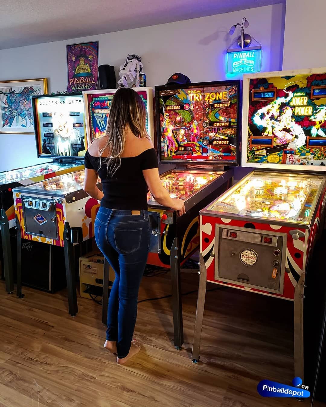 A pinballer&rsquo;s paradise! 🔥 Kick off your shoes and have fun! Which machine would you like to have in your man cave? 🕹
#PinballDepot