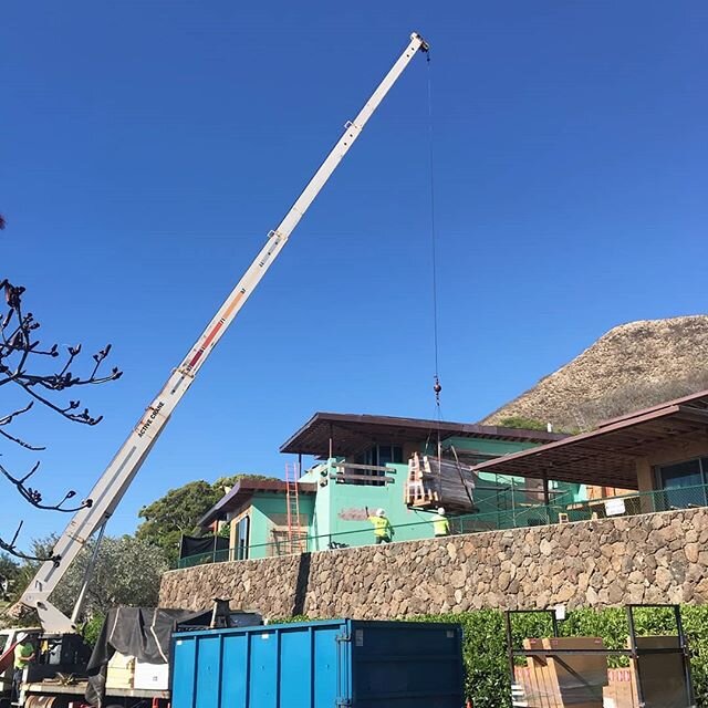 A perfect day to get windows delivered! ☀️🏗🏘
.
.
.
.
.
.
#gc #generalcontractor #familybusiness #modernhomes #workinginhawaii #constructionremodel #remediation #makingitright #contractor #wosb #womanownedsmallbusiness #workviews #808state #construc