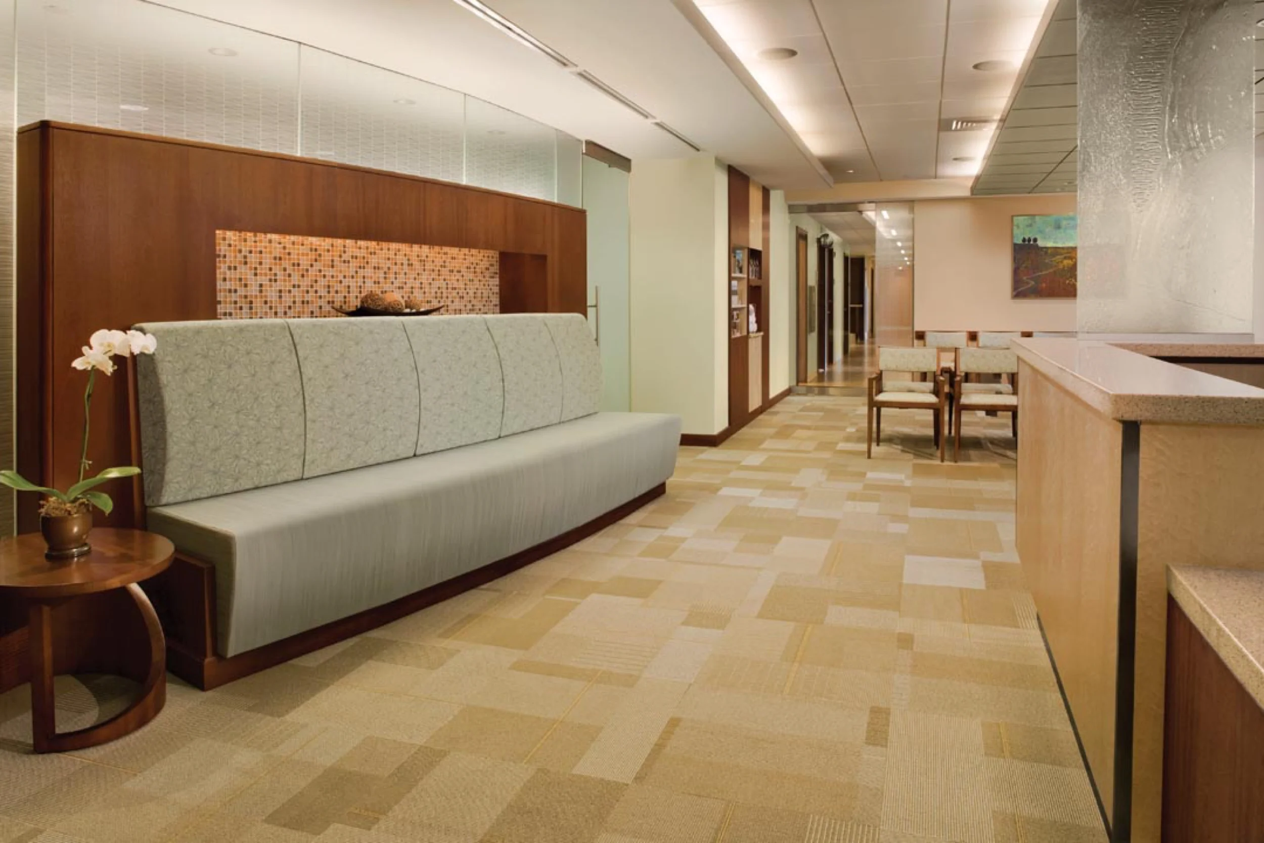 Web Large_00672_int_02_p.jpg