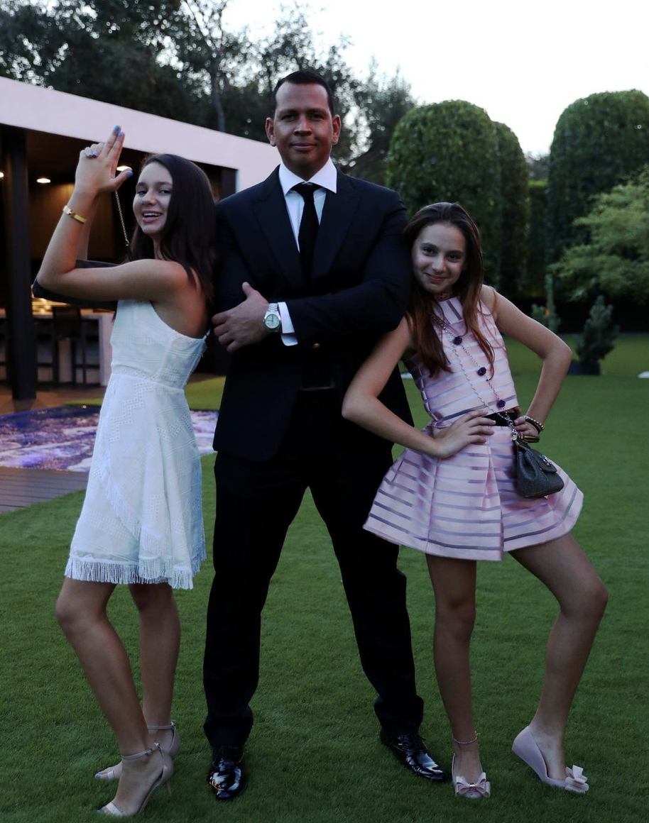 Image by @Arod, Alex Rodriguez and his two daughters.