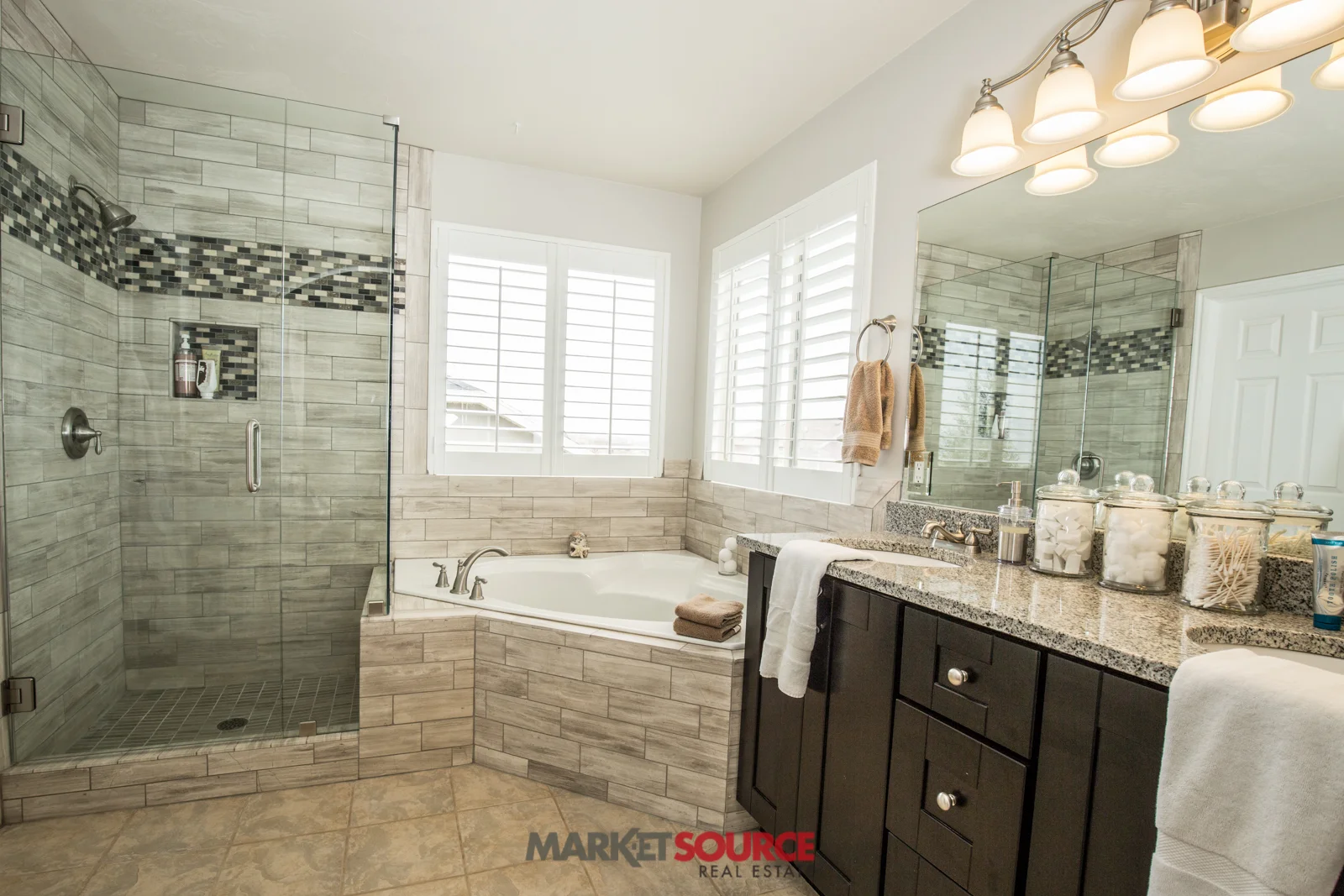 MASTER BATH 1.jpg