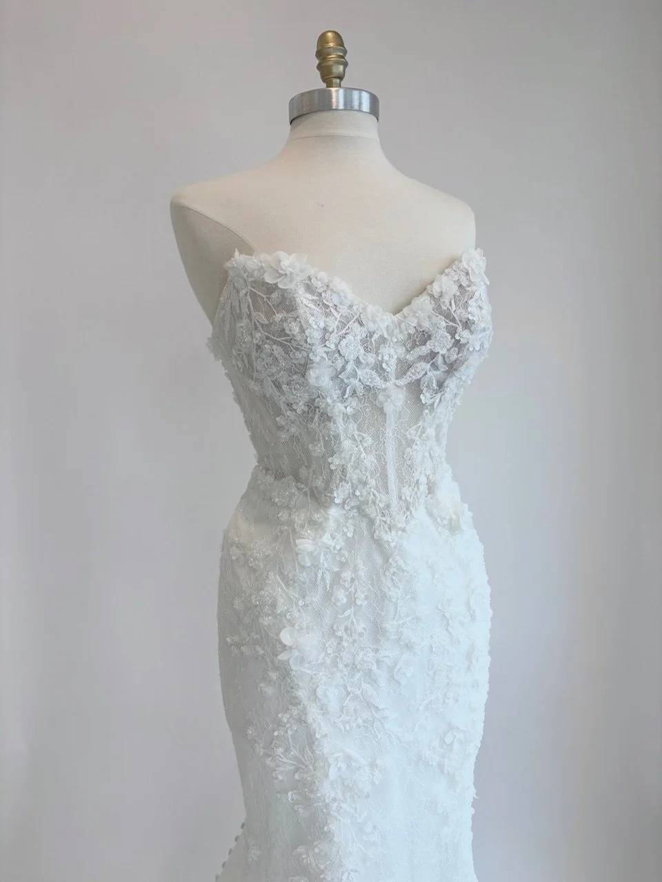 D4368 by Essense of Australia